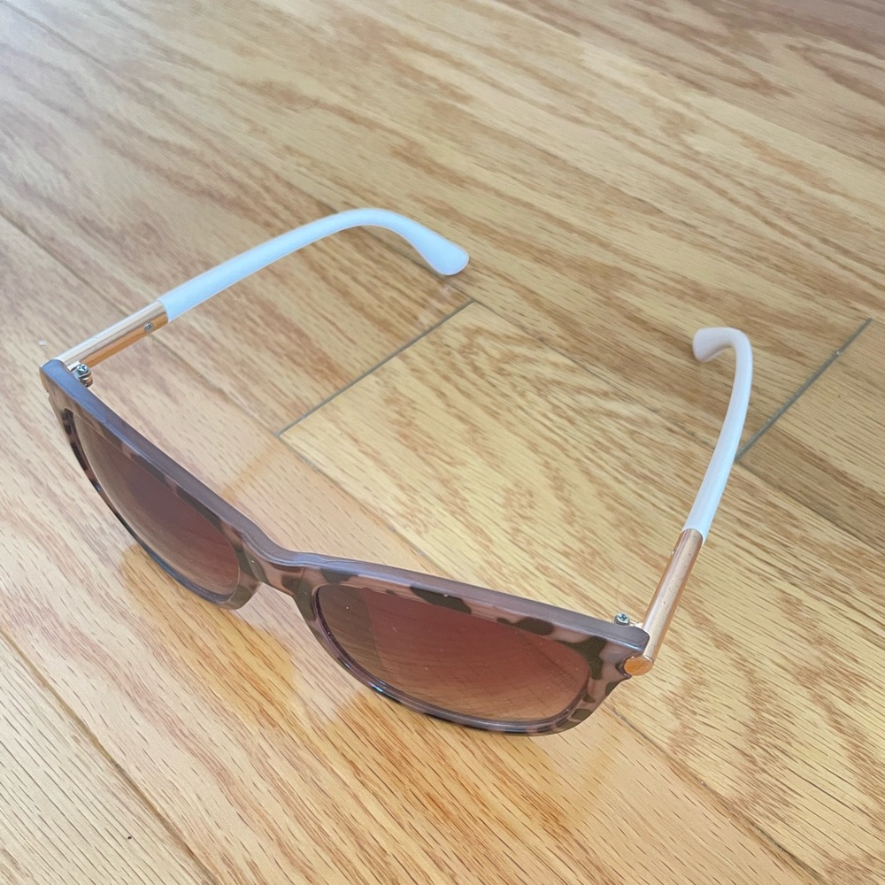 Non branded sun glasses
